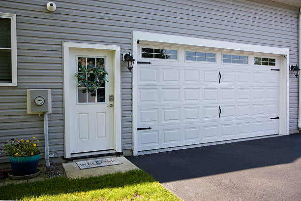 24/7 Emergency Garage Door Panel Replacement experts in Hamlet, IN